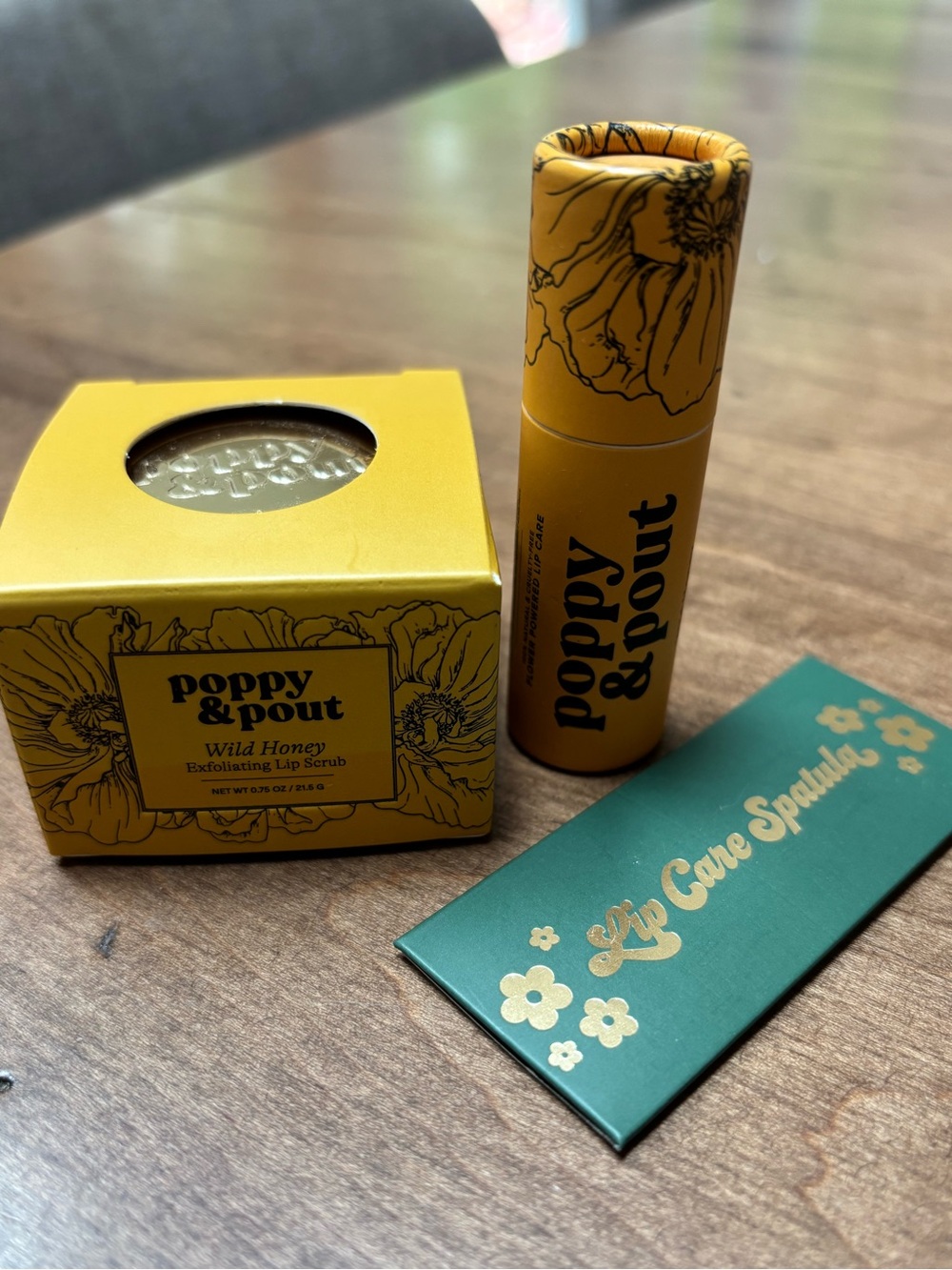 Poppy & Pout Wild Honey Lip Balm, Exfoliating Lip Scrub, Spatula trio NEW